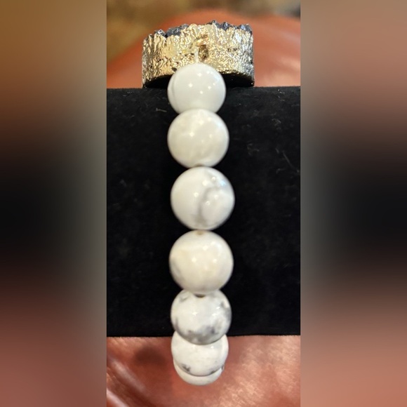 Stretchy Howlite Bracelet with Black Druzy Agate Charm - Picture 2 of 2